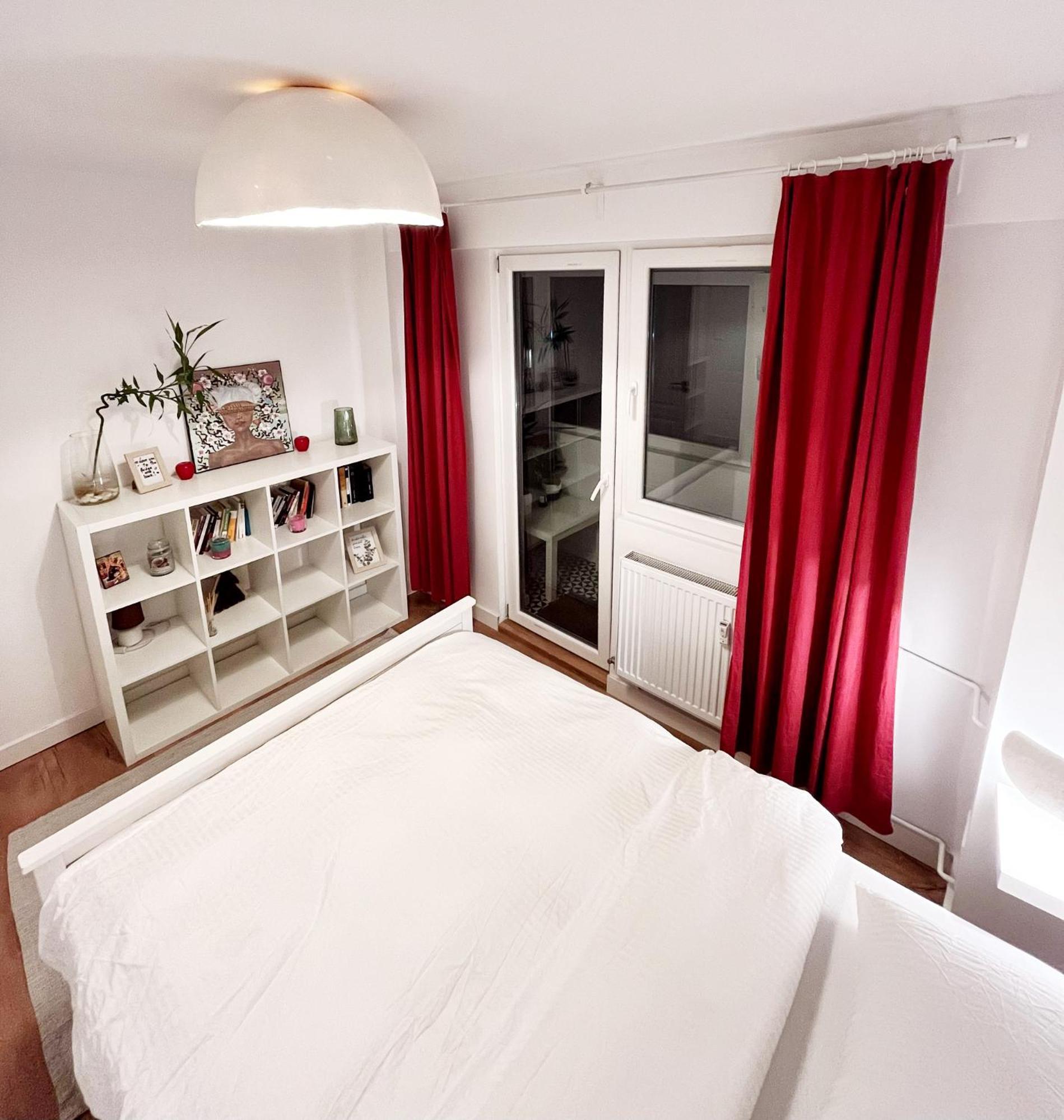 Lola'S Apartament Close To City Center Bukarest Exteriör bild